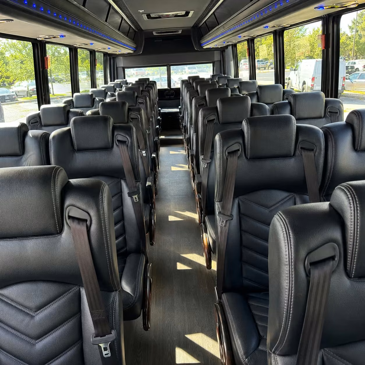 woodbridge 18 passenger minibus rental