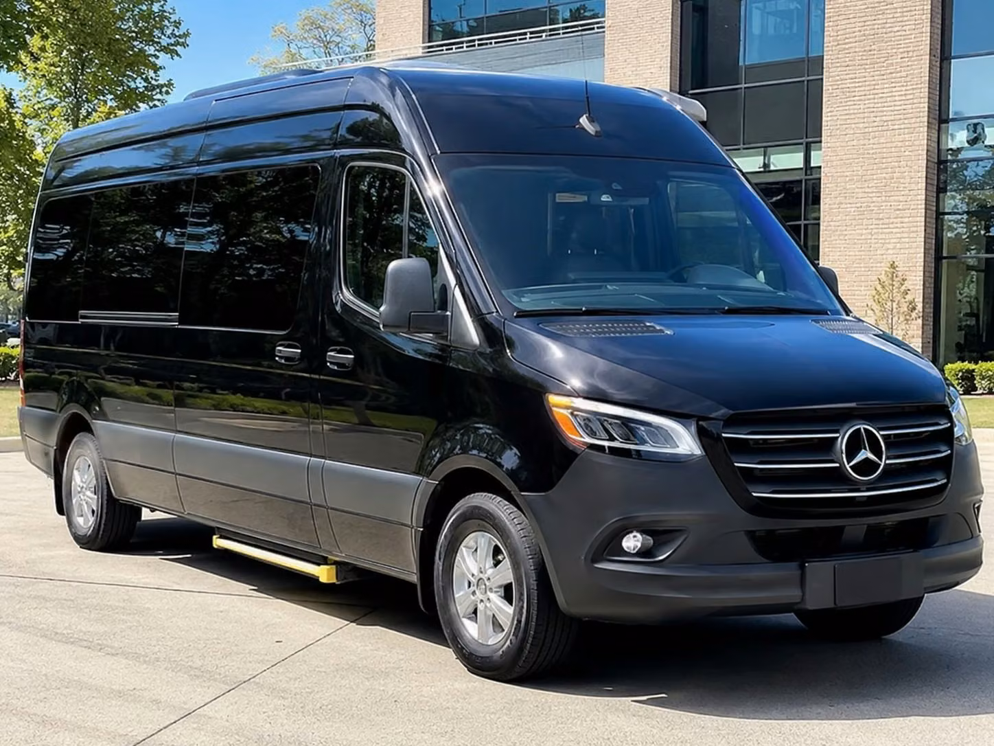 woodbridge airport transfer shuttle bus services